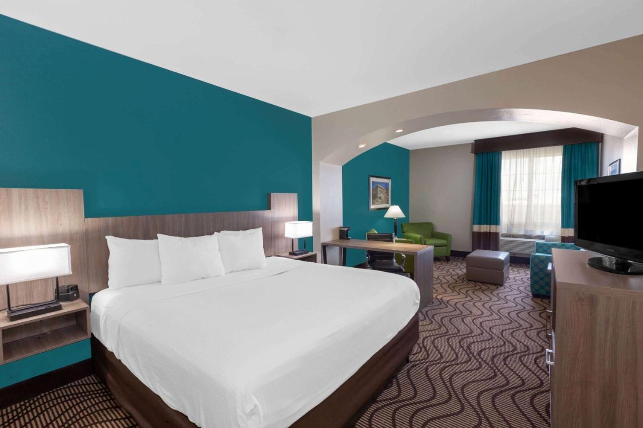 Отель La Quinta By Wyndham Midland North Экстерьер фото