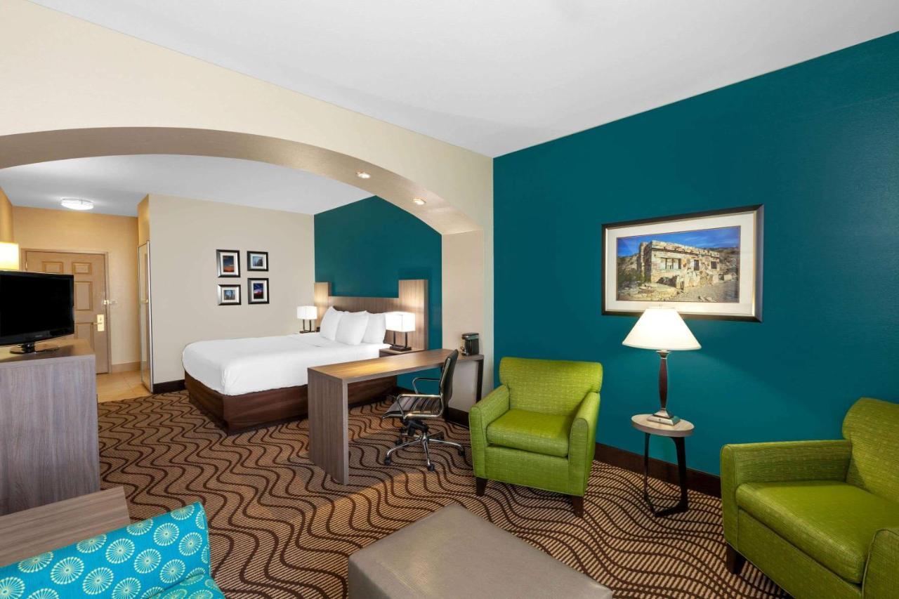 Отель La Quinta By Wyndham Midland North Экстерьер фото