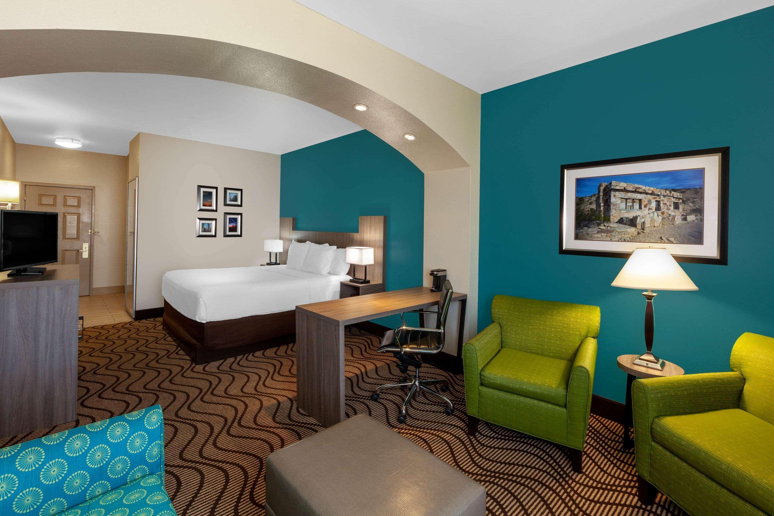 Отель La Quinta By Wyndham Midland North Экстерьер фото